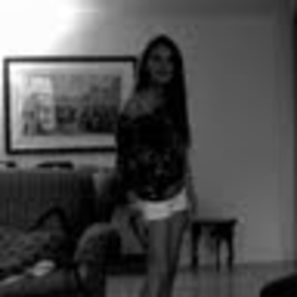 Meet your Posher, Paloma - Picture 1 of 1